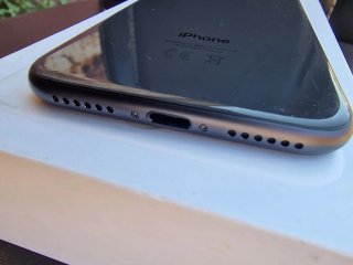 iPhone 8. Batería 96%