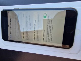 iPhone 8. Batería 96%