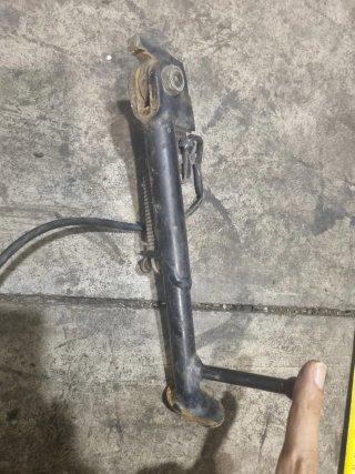 Pata lateral con trozo chasis Yamaha TZR 50 (2004)