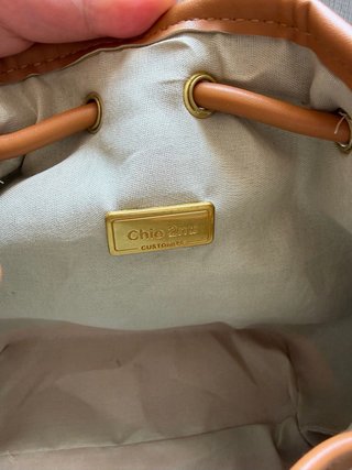 Bolso Cubo Marrón con Estampados de perritos