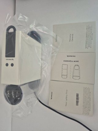 Cafetera Nespresso Original Essenza Mini
