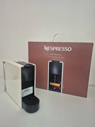 Cafetera Nespresso Original Essenza Mini