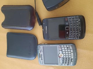 Lote de 2 Blackberry 2 fundas y cargador