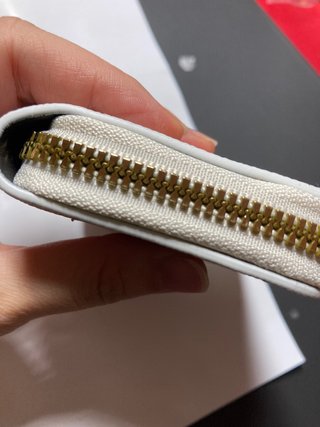 Cartera Estampada Compacta