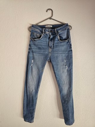 2 vaqueros pitillo de lavado claro Zara Man