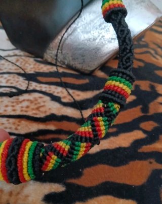 Collar tubular estilo Rastafari