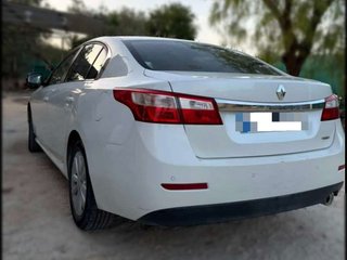RENAULT Latitude