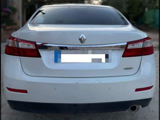 RENAULT Latitude