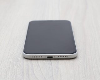 iPhone XR A 2105 Blanco + Factura