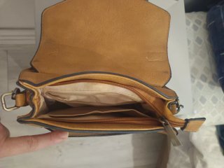 Bolso color mostaza
