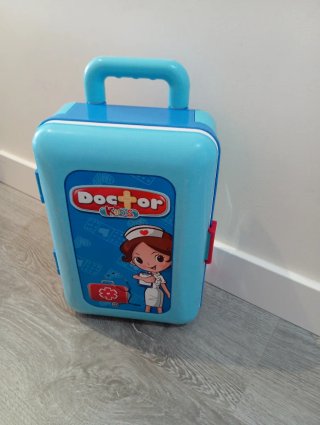 Maletín médico infantil con accesorios