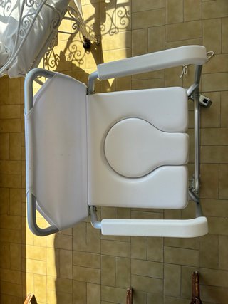 Silla de ducha e inodoro