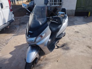 Suzuki Burgman 400 Plata