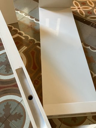 Estanterías de madera blanca