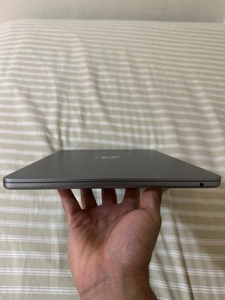 MacBook Air 13” M3 (2024) - Muy Buen Estado