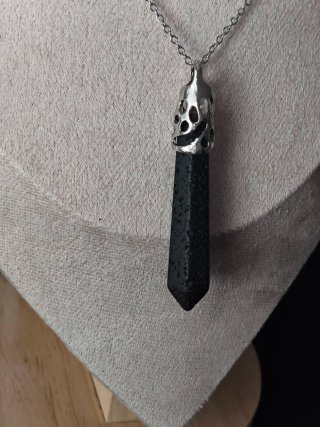 Colgante Piedra Volcánica Negra y Plata