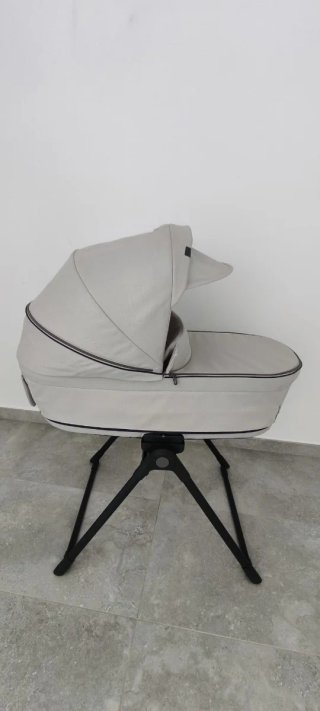 Capazo Inglesina Aptica + Soporte
