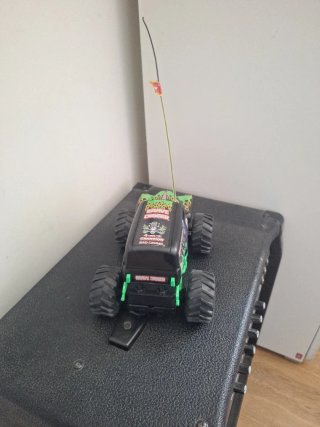 Monster Jam Grave Digger RC.