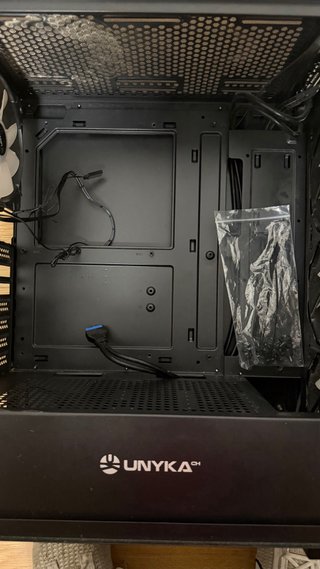 Caja PC UNYKA MIR 100