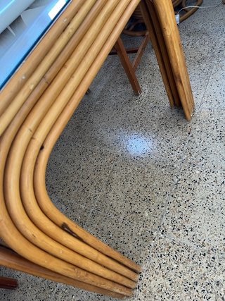 Mesa vintage bambú y cristal