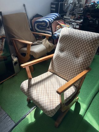 Mecedora vintage tela y madera
