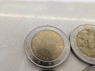 Se cambian monedas de 2€