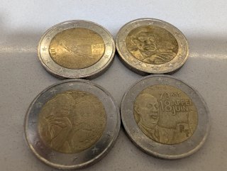 Se cambian monedas de 2€