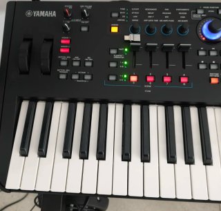Yamaha MODX6+ Sintetizador Impecable