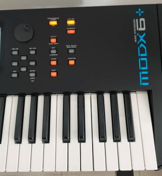 Yamaha MODX6+ Sintetizador Impecable