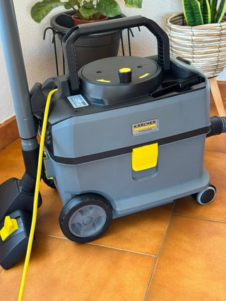 Aspiradora Karcher T 10/1 Adv Profesional