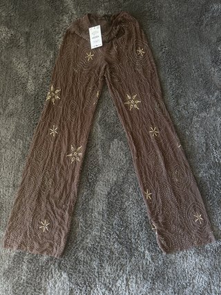 Pantalones Zara semitransparentes marrones y dorad