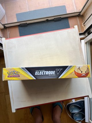 Colección Pokémon Electrode V de Hisui