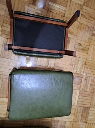 Reposapiés pequeño de piel sintética y madera (2)