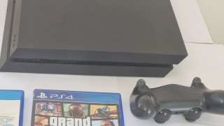 Consola Sony PS4 CUH-1116A Negra + Juegos
