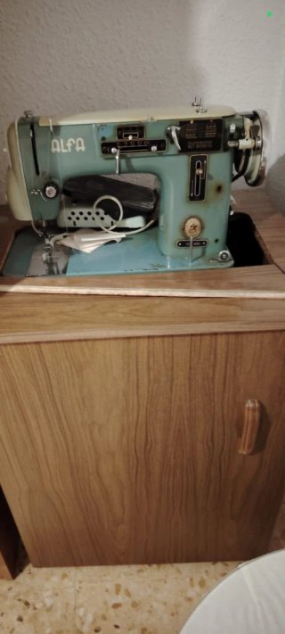 Máquina de coser Alfa Alfamatic vintage