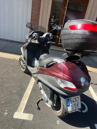Piaggio MP3 Triciclo 125 Granate