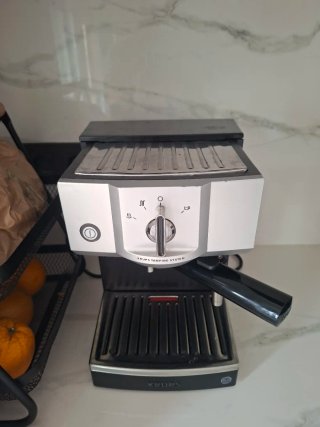 Cafetera Krups con brazo