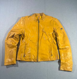 Chaqueta bomber de cuero