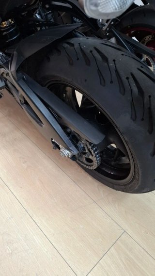 Suzuki GSX-S Naked Azul y Negra
