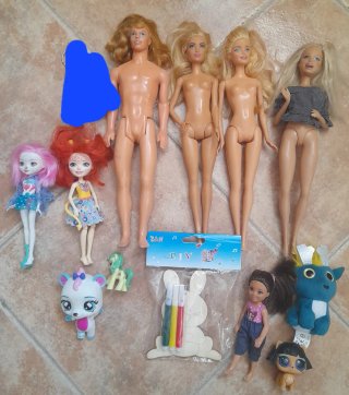 Lote Barbie, Ken y Juguetes Varios