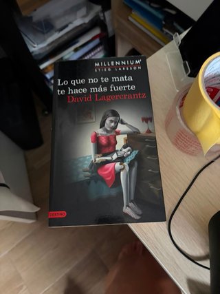 Liibro. LO QUE NO TE MATA TE HACE MAS FUERTE