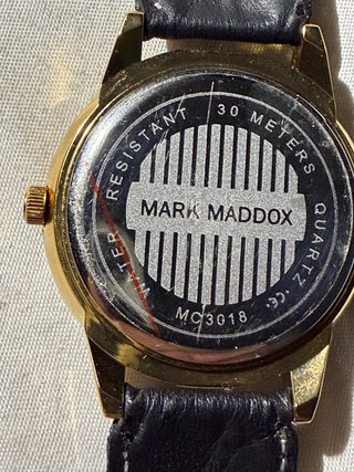 Reloj MARK MADDOX Dorado y Negro