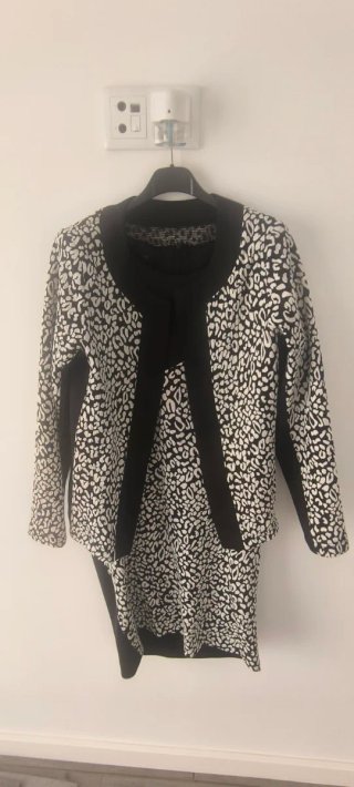 Conjunto casaco e vestido preto e branco