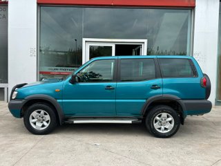NISSAN Terrano 2.7 TDi Sport 5p