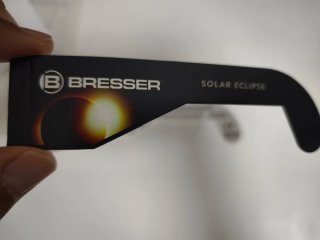 Occhiali per eclissi solare