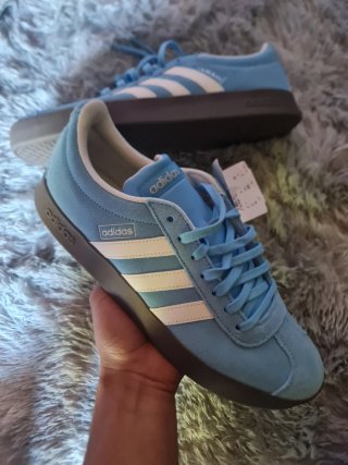 Zapatillas Adidas Azul y Blanco