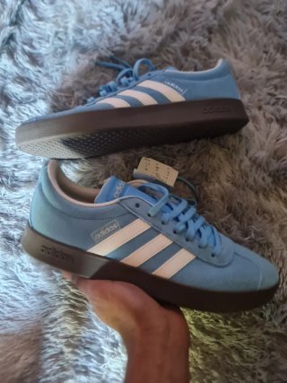Zapatillas Adidas Azul y Blanco