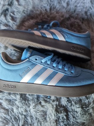 Zapatillas Adidas Azul y Blanco
