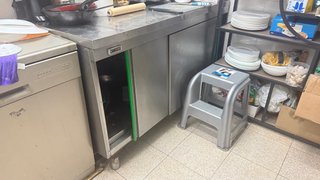 Freidoras 200€ masa de trabajo 300 dos cosa 500