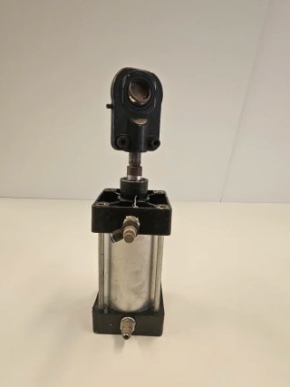 Cilindro Neumático con Rodamiento